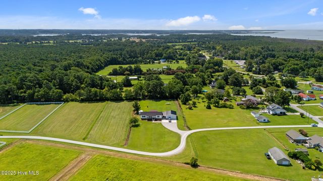 164 Old River Road, Beaufort, NC 28516