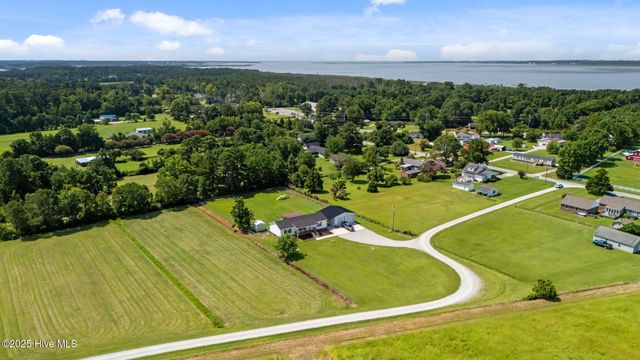 164 Old River Road, Beaufort, NC 28516