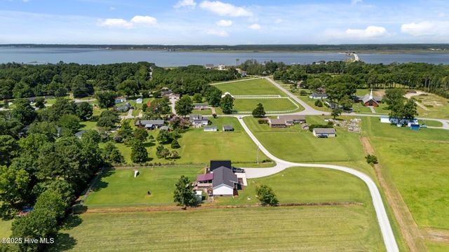 164 Old River Road, Beaufort, NC 28516