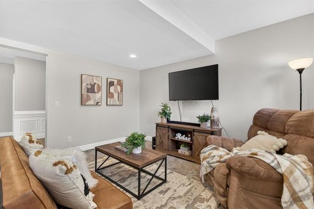 14103 W 142nd Terrace, Olathe, KS 66062