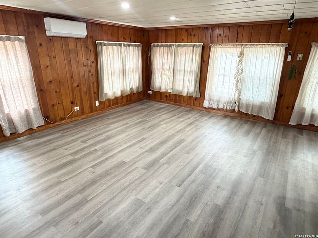 915 Shearer, San Antonio, TX 78201