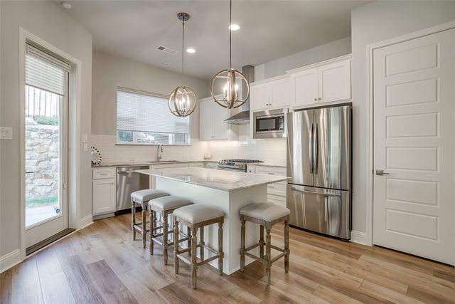 6334 Oakbend Circle, Fort Worth, TX 76132