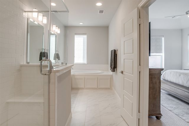 6334 Oakbend Circle, Fort Worth, TX 76132