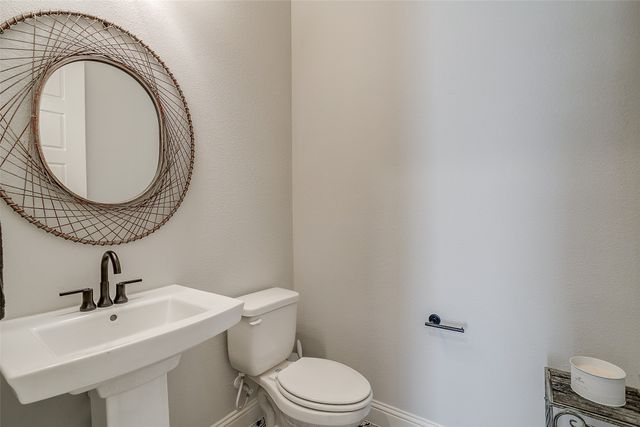 6334 Oakbend Circle, Fort Worth, TX 76132