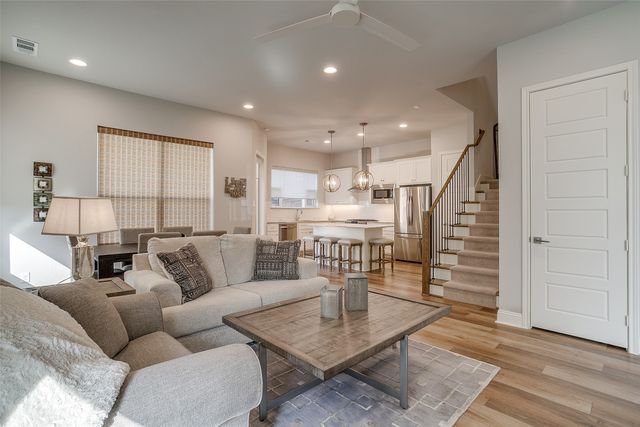 6334 Oakbend Circle, Fort Worth, TX 76132