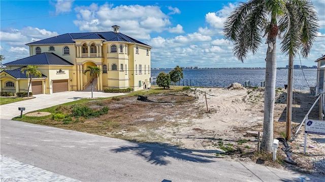 5929 SW 1ST AVENUE, Cape Coral, FL 33914