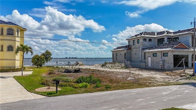 5929 SW 1ST AVENUE, Cape Coral, FL 33914