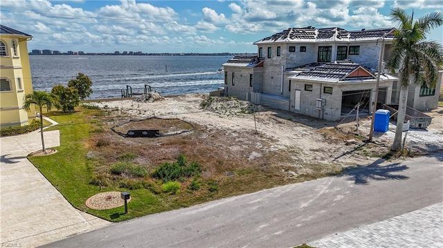 5929 SW 1ST AVENUE, Cape Coral, FL 33914