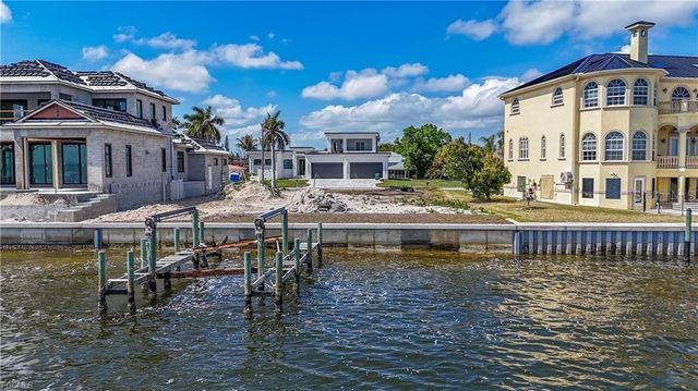 5929 SW 1ST AVENUE, Cape Coral, FL 33914