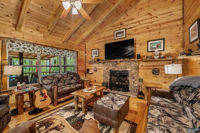 1600 County Road 103, Mentone, AL 35984