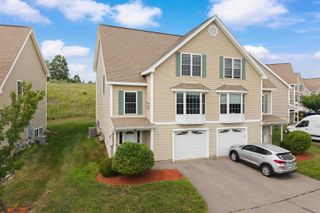 8 Canterberry Ct # A, Hudson, NH 03051