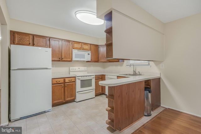 2908 PLAZA DR, District Heights, MD 20747