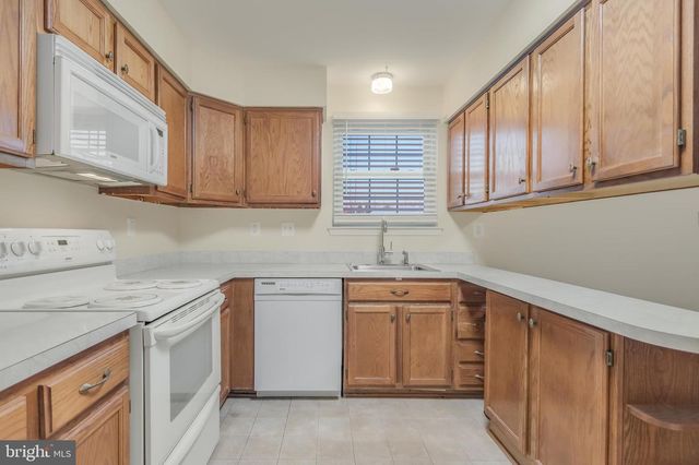 2908 PLAZA DR, District Heights, MD 20747