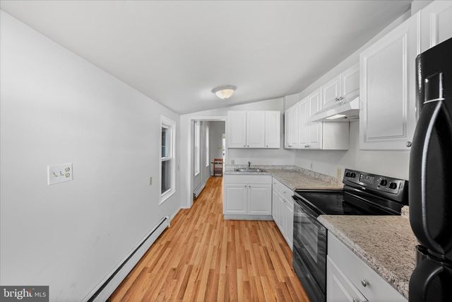 1042 LOCUST ST, Reading, PA 19604