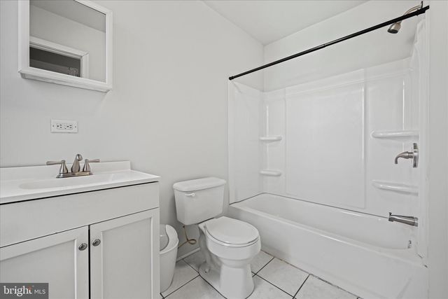 1042 LOCUST ST, Reading, PA 19604