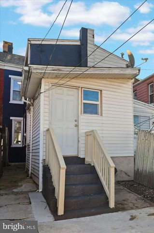 1042 LOCUST ST, Reading, PA 19604