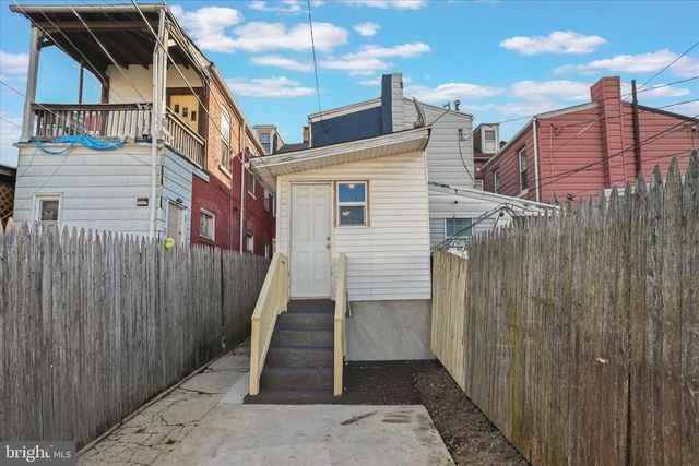 1042 LOCUST ST, Reading, PA 19604