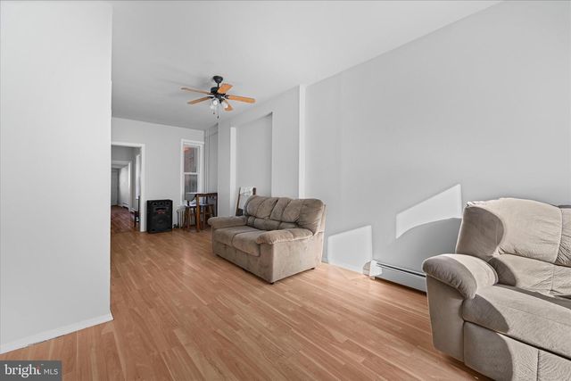 1042 LOCUST ST, Reading, PA 19604