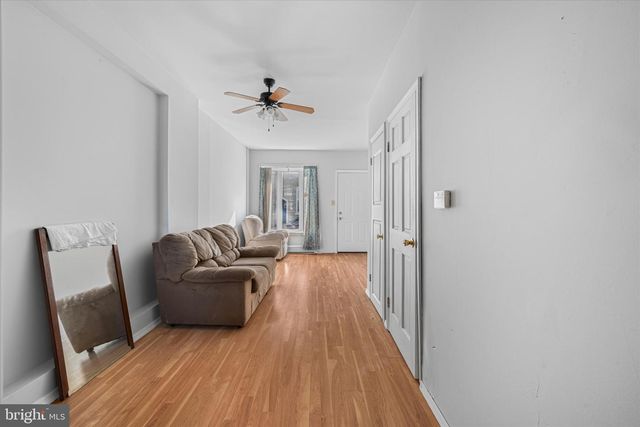 1042 LOCUST ST, Reading, PA 19604