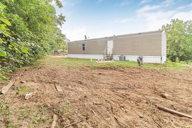 581 1200th Road, Leeton, MO 64761