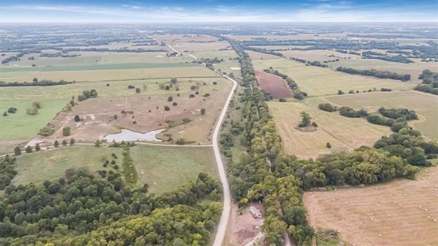 581 1200th Road, Leeton, MO 64761