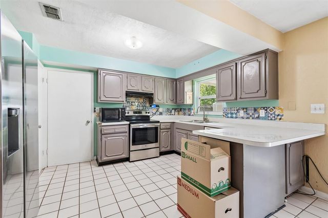 5934 NW 30TH TERRACE, Gainesville, FL 32653