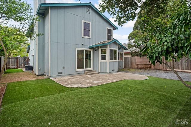 1924 Gambels Way, Santa Rosa, CA 95403