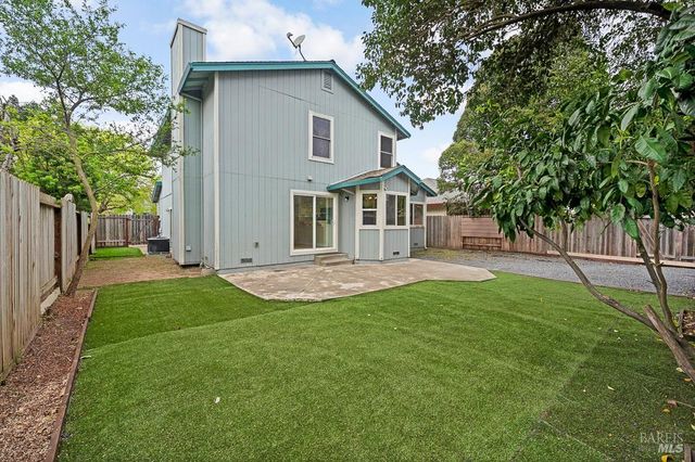 1924 Gambels Way, Santa Rosa, CA 95403