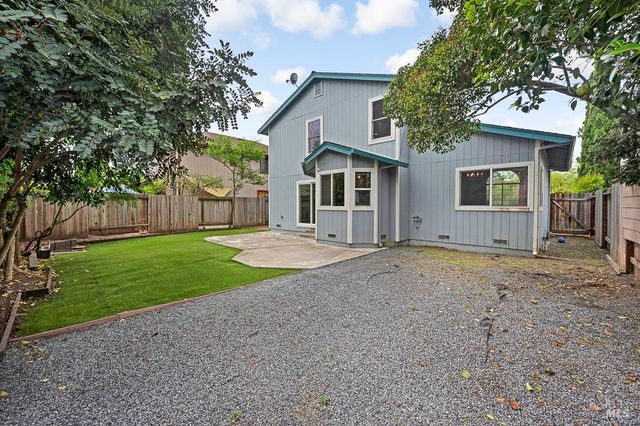 1924 Gambels Way, Santa Rosa, CA 95403