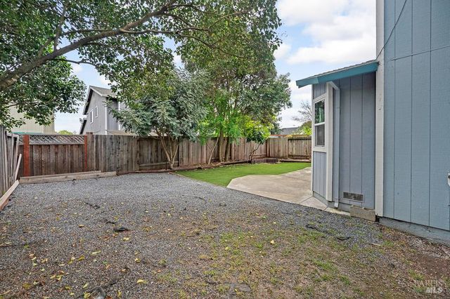 1924 Gambels Way, Santa Rosa, CA 95403