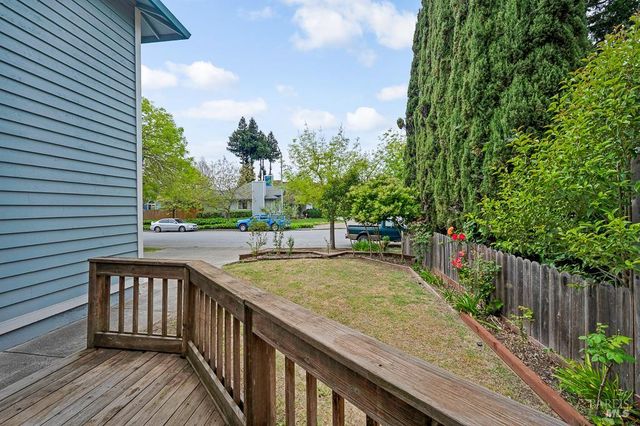 1924 Gambels Way, Santa Rosa, CA 95403