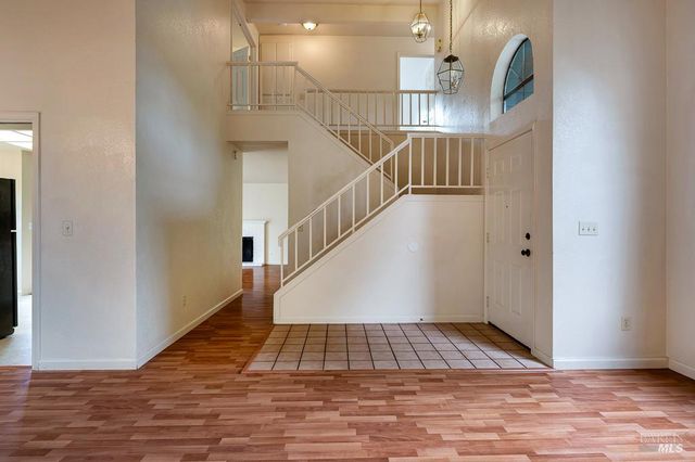 1924 Gambels Way, Santa Rosa, CA 95403