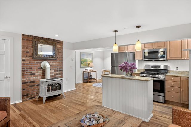 7 Miller Hill Road 1, Provincetown, MA 02657