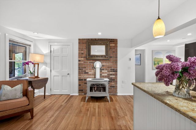 7 Miller Hill Road 1, Provincetown, MA 02657