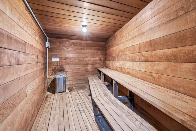 401 E Burnsville Parkway 118, Burnsville, MN 55337