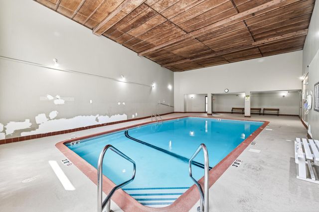 401 E Burnsville Parkway 118, Burnsville, MN 55337