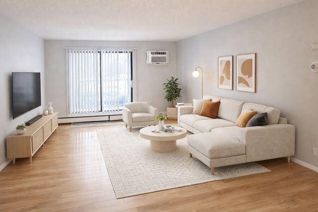 401 E Burnsville Parkway 118, Burnsville, MN 55337