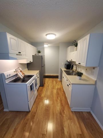 401 E Burnsville Parkway 118, Burnsville, MN 55337