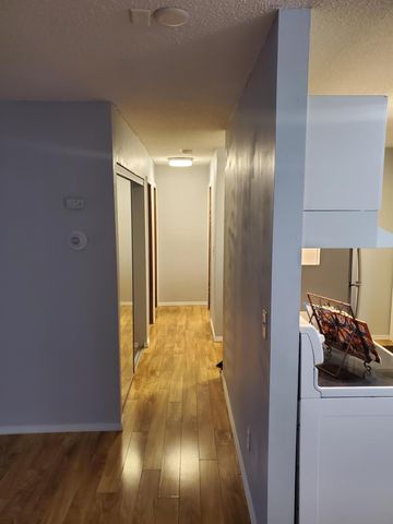 401 E Burnsville Parkway 118, Burnsville, MN 55337