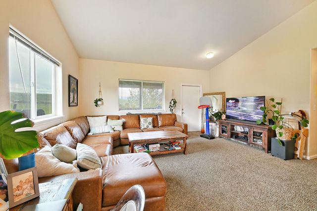 1620 Butler Creek Road, Ashland, OR 97520