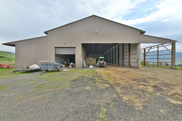 1620 Butler Creek Road, Ashland, OR 97520