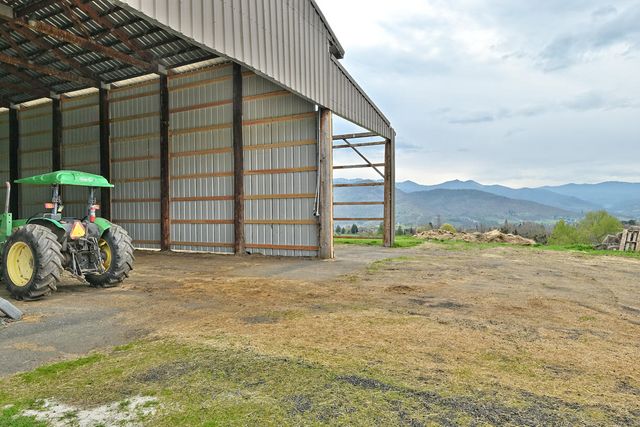 1620 Butler Creek Road, Ashland, OR 97520