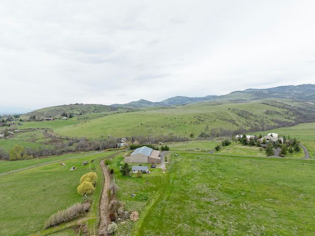 1620 Butler Creek Road, Ashland, OR 97520