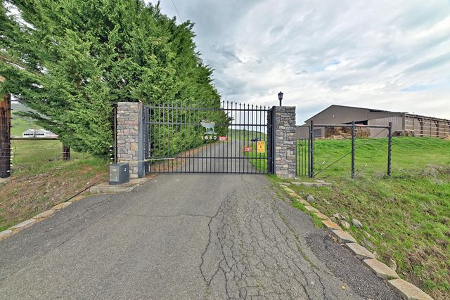 1620 Butler Creek Road, Ashland, OR 97520