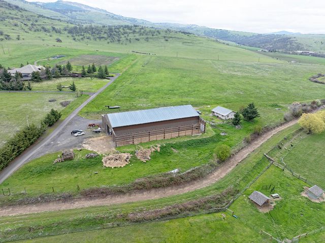 1620 Butler Creek Road, Ashland, OR 97520