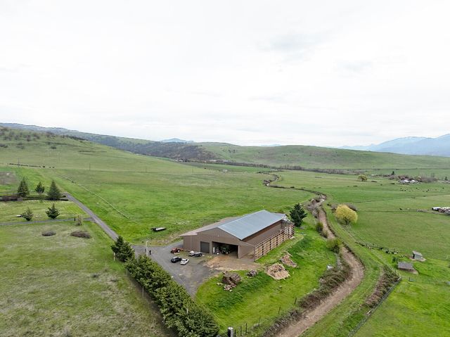 1620 Butler Creek Road, Ashland, OR 97520