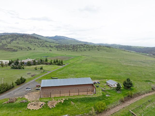 1620 Butler Creek Road, Ashland, OR 97520