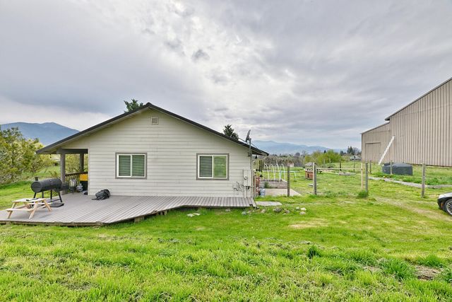 1620 Butler Creek Road, Ashland, OR 97520