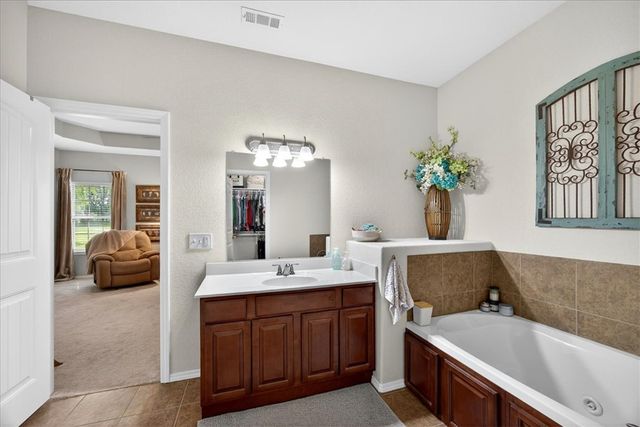 11756 Club House Parkway, Farmington, AR 72730