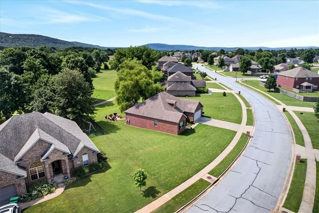 11756 Club House Parkway, Farmington, AR 72730